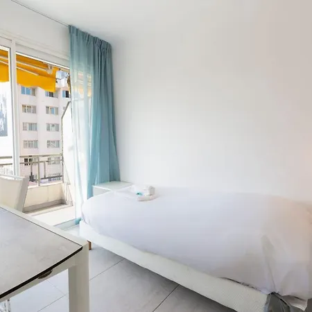 We ! Cosy 2-bedroom With Terrace Center